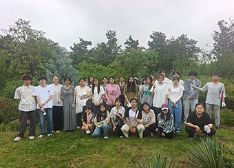 对照阅读两者都保留在站内即可形成完整