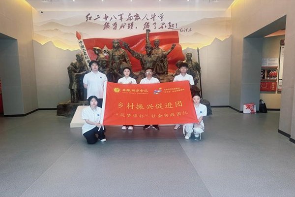 将“两个结合”的理论精髓融入田间地头