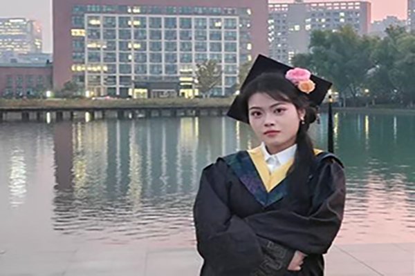 建筑学专业的汪青同学